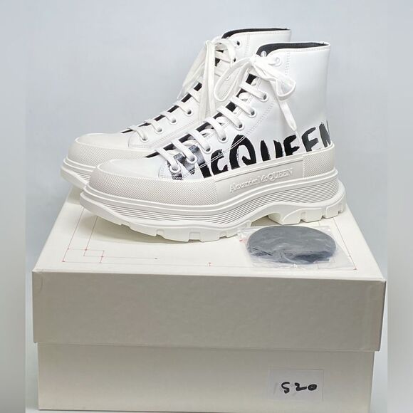 Alexander McQueen Men's Tread Slick Platform Leather Booties size 42/us size 9 - Picture 10 of 12